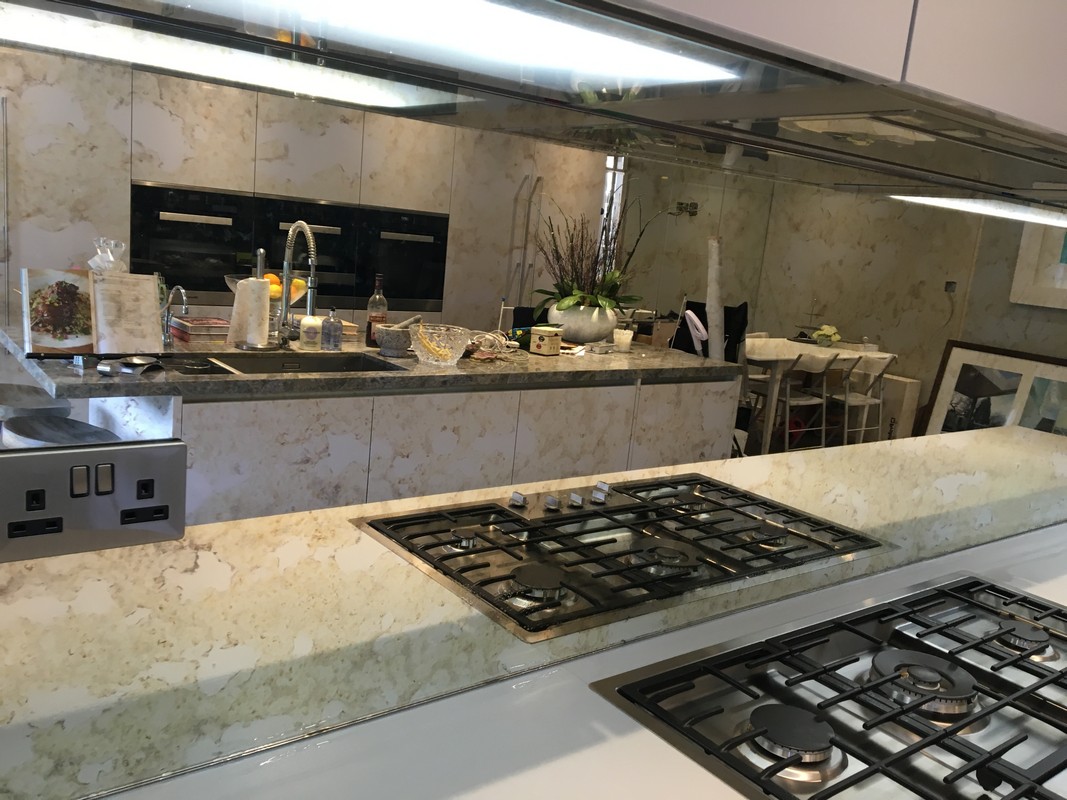 Mirror glass splashback in Bellingham luxury kitchen